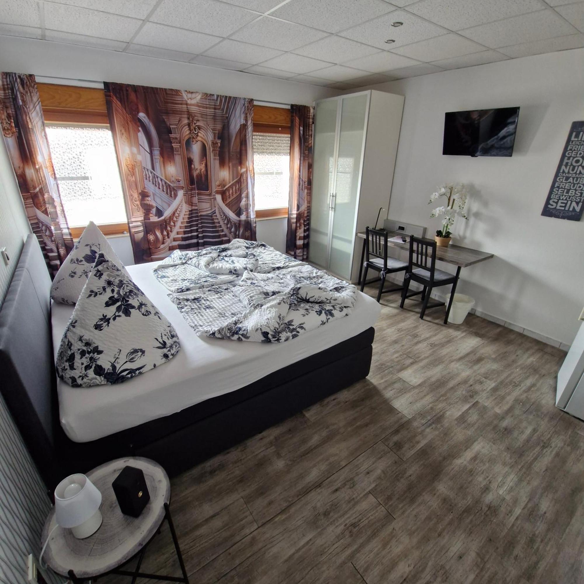 Хостел Boardinghouse Sinsheim Zentral Am Burgplatz Экстерьер фото