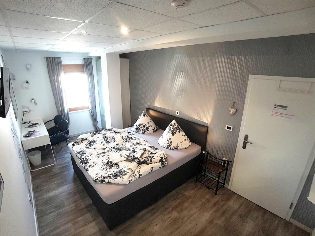 Хостел Boardinghouse Sinsheim Zentral Am Burgplatz Экстерьер фото