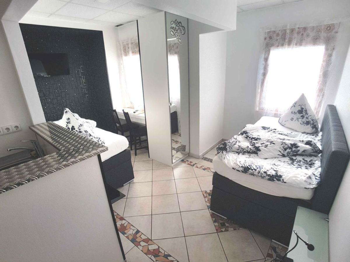 Хостел Boardinghouse Sinsheim Zentral Am Burgplatz Экстерьер фото
