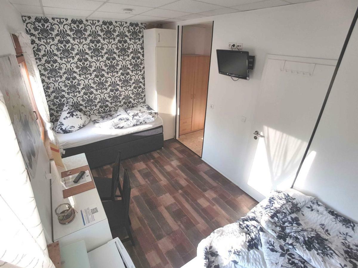 Хостел Boardinghouse Sinsheim Zentral Am Burgplatz Экстерьер фото